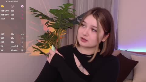 Alice  online show from January 31, 2025, 3:33 pm