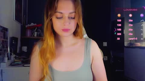 Snapshot of alice_wander chatting on May 7, 2026, 2:17 am Alice online show from May 7, 2026, 2:17 am
