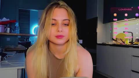 Snapshot of alice_wander chatting on May 26, 2026, 8:32 am Alice online show from May 26, 2026, 8:32 am