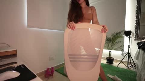 Snapshot of alicealberts chatting on September 10, 2025, 9:04 pm alicealberts online show from September 10, 2025, 9:04 pm
