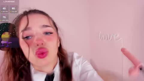 Alice online show from October 20, 2025, 7:14 pm