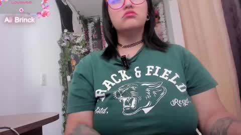 Snapshot of alicebrinck chatting on February 21, 2025, 9:00 pm Alice Brinck online show from February 21, 2025, 9:00 pm