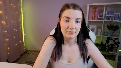 alicechanell online show from April 7, 2026, 3:18 am