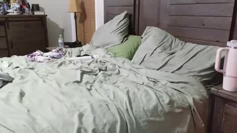 alicedomme90 online show from April 8, 2026, 1:16 am