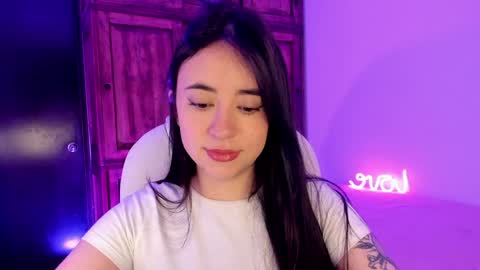 Snapshot of alicee_2 chatting on January 2, 2025, 8:46 pm Aliceee .. 97YP9VWGZHrefnav wishlist lists 1 online show from January 2, 2025, 8:46 pm