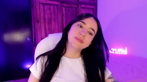 Snapshot of alicee_2 chatting on January 3, 2025, 8:22 pm Aliceee .. 97YP9VWGZHrefnav wishlist lists 1 online show from January 3, 2025, 8:22 pm