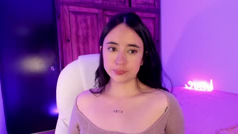 Snapshot of alicee_2 chatting on January 14, 2025, 8:37 pm Aliceee .. 97YP9VWGZHrefnav wishlist lists 1 online show from January 14, 2025, 8:37 pm