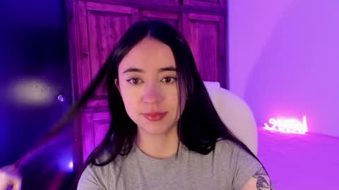 Snapshot of alicee_2 chatting on January 17, 2025, 10:11 am Aliceee .. 97YP9VWGZHrefnav wishlist lists 1 online show from January 17, 2025, 10:11 am