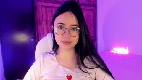 Snapshot of alicee_2 chatting on February 5, 2025, 4:36 pm Aliceee .. 97YP9VWGZHrefnav wishlist lists 1 online show from February 5, 2025, 4:36 pm