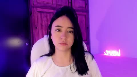 Snapshot of alicee_2 chatting on February 21, 2025, 5:09 pm Aliceee .. 97YP9VWGZHrefnav wishlist lists 1 online show from February 21, 2025, 5:09 pm