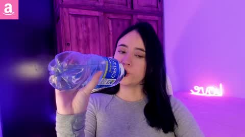 Snapshot of alicee_2 chatting on February 27, 2025, 5:15 pm Aliceee .. 97YP9VWGZHrefnav wishlist lists 1 online show from February 27, 2025, 5:15 pm