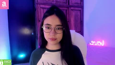 Snapshot of alicee_2 chatting on October 15, 2025, 12:05 pm Aliceee .. 97YP9VWGZHrefnav wishlist lists 1 online show from October 15, 2025, 12:05 pm