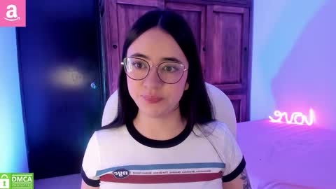 Snapshot of alicee_2 chatting on October 18, 2025, 10:05 am Aliceee .. 97YP9VWGZHrefnav wishlist lists 1 online show from October 18, 2025, 10:05 am
