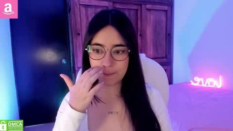 Snapshot of alicee_2 chatting on October 19, 2025, 1:01 pm Aliceee .. 97YP9VWGZHrefnav wishlist lists 1 online show from October 19, 2025, 1:01 pm