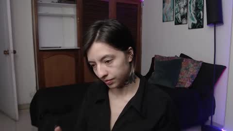 alicee_logan_ online show from November 7, 2025, 2:11 am