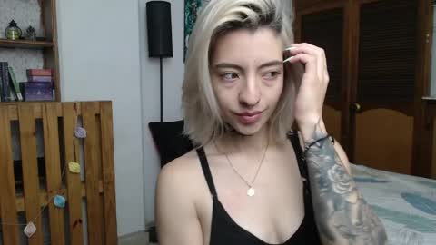 Snapshot of alicee_logan_ chatting on April 26, 2026, 2:53 am alicee_logan_ online show from April 26, 2026, 2:53 am