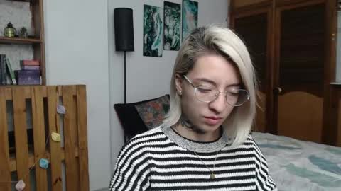 Snapshot of alicee_logan_ chatting on April 27, 2026, 1:25 am alicee_logan_ online show from April 27, 2026, 1:25 am
