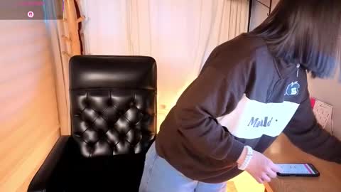 Aleja  online show from December 15, 2025, 11:14 am