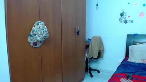 Snapshot of alicee_moon2 chatting on December 3, 2024, 12:24 am alicee_moon2 online show from December 3, 2024, 12:24 am