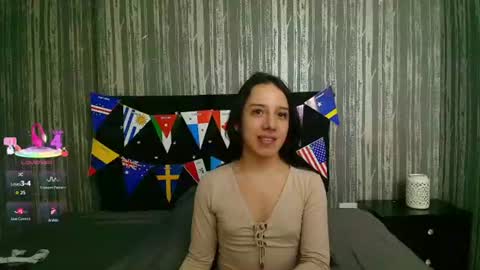 Snapshot of alicee_moonn chatting on June 14, 2026, 5:15 pm alicee_moonn online show from June 14, 2026, 5:15 pm