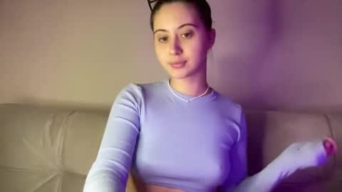 aliceinlustland online show from February 23, 2026, 5:43 pm