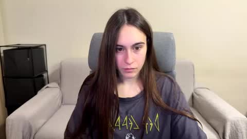 alicekollt online show from April 16, 2026, 9:39 pm