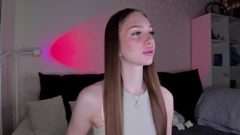 Alice online show from November 21, 2025, 4:44 am