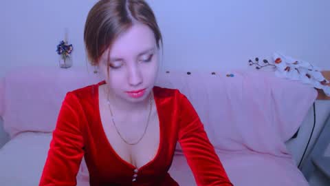 Snapshot of alicemias_ chatting on April 21, 2026, 10:43 am Alice online show from April 21, 2026, 10:43 am