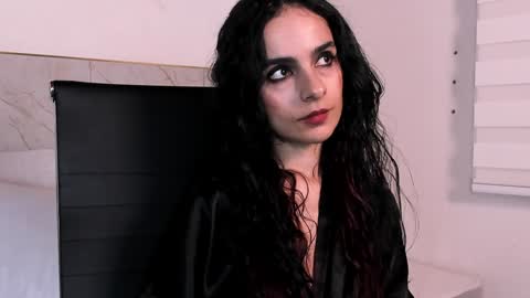 Snapshot of alicenoir_ chatting on December 16, 2024, 1:53 am alicenoir_ online show from December 16, 2024, 1:53 am
