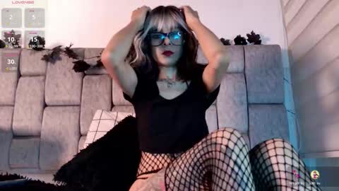 alicenoir_ online show from November 5, 2025, 11:05 pm