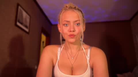 Snapshot of aliceoceaneyes chatting on September 23, 2025, 4:43 pm aliceoceaneyes online show from September 23, 2025, 4:43 pm