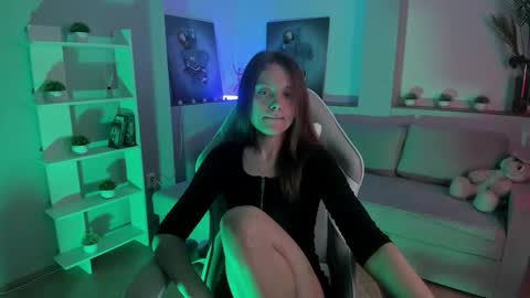 Snapshot of alicepill chatting on October 27, 2025, 1:20 am Alice online show from October 27, 2025, 1:20 am