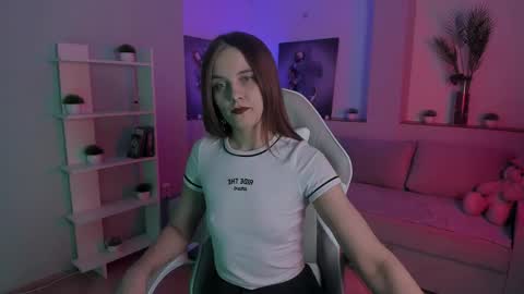 Snapshot of alicepill chatting on November 5, 2025, 2:11 am Alice online show from November 5, 2025, 2:11 am