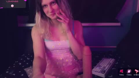 Snapshot of alicepinkhead chatting on February 22, 2025, 3:36 pm AlicePinkhead online show from February 22, 2025, 3:36 pm