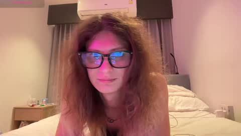 AlicePinkhead online show from May 29, 2026, 8:45 am