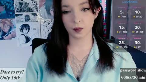 aliceriddle1 online show from April 25, 2026, 11:02 pm