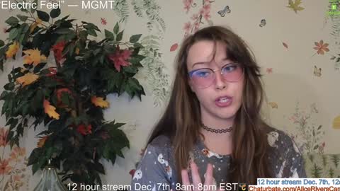 Snapshot of aliceriverscam chatting on December 6, 2024, 9:57 pm Alice Rivers ---- Enter my public Discord- online show from December 6, 2024, 9:57 pm