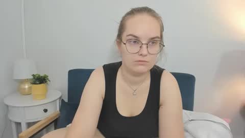 Snapshot of alicesensitive chatting on November 16, 2025, 11:49 am alicesensitive online show from November 16, 2025, 11:49 am