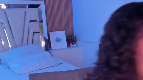 Alicestevens online show from July 15, 2026, 1:05 pm