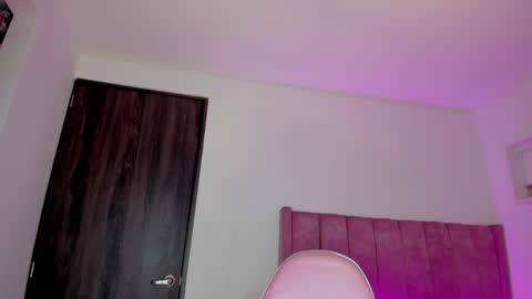 A L I C E  T H U N D E R online show from April 25, 2026, 2:36 am