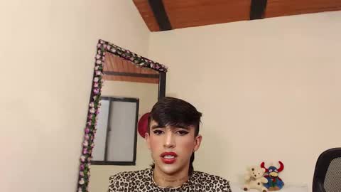 Snapshot of aliceusher_1 chatting on December 5, 2024, 11:40 pm J Ruiz online show from December 5, 2024, 11:40 pm