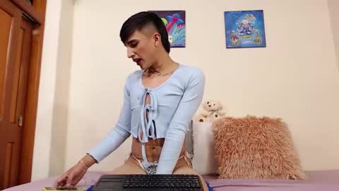 Snapshot of aliceusher_1 chatting on October 25, 2025, 10:48 pm J Ruiz online show from October 25, 2025, 10:48 pm