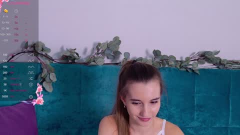 Snapshot of aliceweiss_ chatting on December 6, 2024, 11:22 am Alice online show from December 6, 2024, 11:22 am