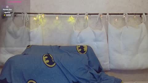 AliceWoolfy online show from December 5, 2024, 8:55 pm