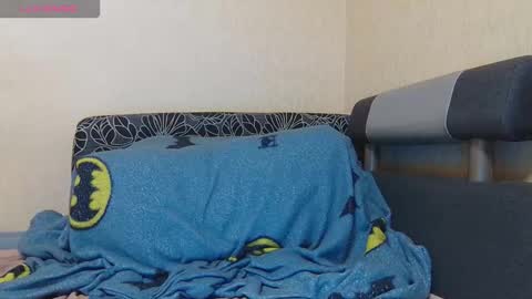 AliceWoolfy online show from December 19, 2025, 10:06 pm