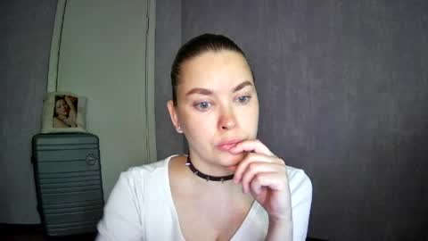AlicexFresh online show from June 24, 2026, 4:22 am