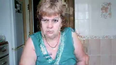 Snapshot of alicexmistress chatting on December 24, 2024, 12:00 pm Alicexmistress online show from December 24, 2024, 12:00 pm