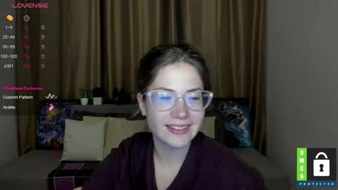 Snapshot of alicia_folow chatting on October 4, 2025, 5:22 pm Alicia online show from October 4, 2025, 5:22 pm