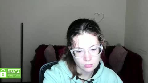 Snapshot of alicia_folow chatting on October 27, 2025, 12:09 pm Alicia online show from October 27, 2025, 12:09 pm