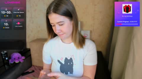 Snapshot of alicia_hines chatting on December 17, 2024, 6:02 am Alicia online show from December 17, 2024, 6:02 am